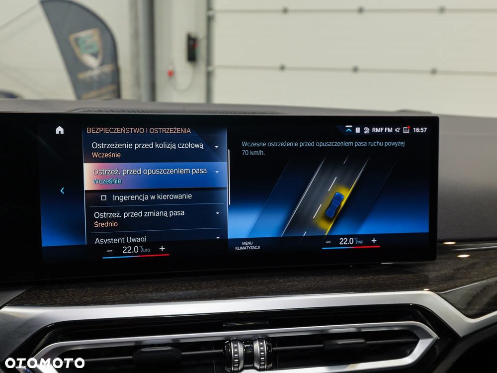 BMW Seria 3 320d xDrive mHEV - 31