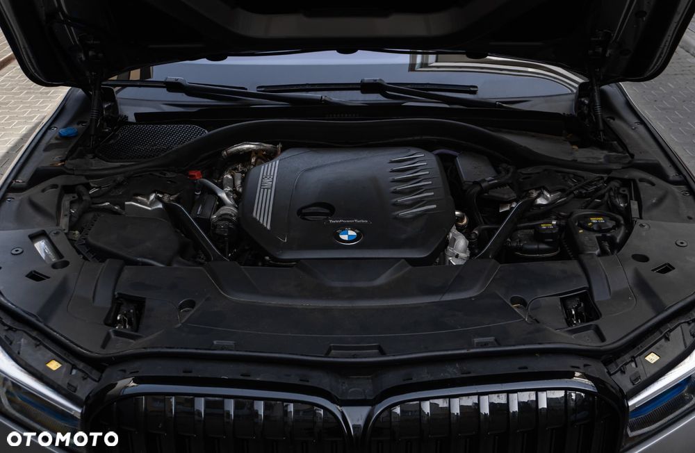 BMW Seria 7 - 10