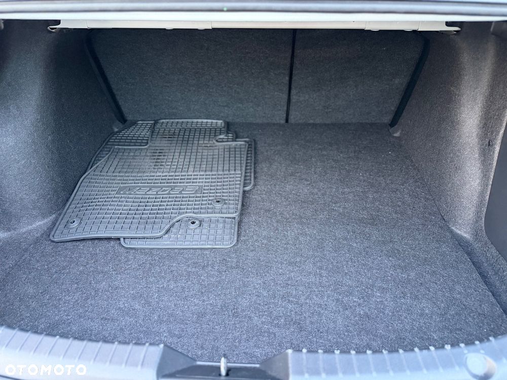 Mazda 3 2.0 Skyenergy i-Eloop - 14