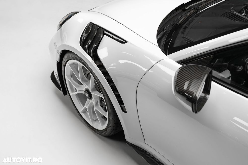 Porsche 992 - 6