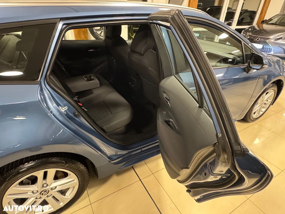 Toyota Corolla 1.8 HSD Dynamic - 11