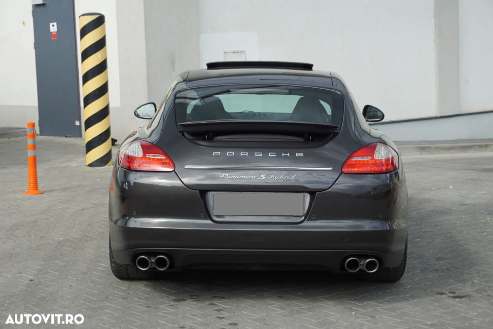 Porsche Panamera - 34