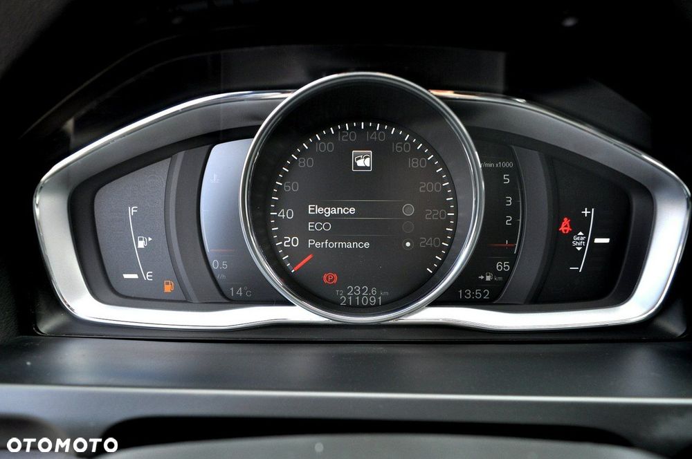 Volvo V60 D2 Momentum - 28