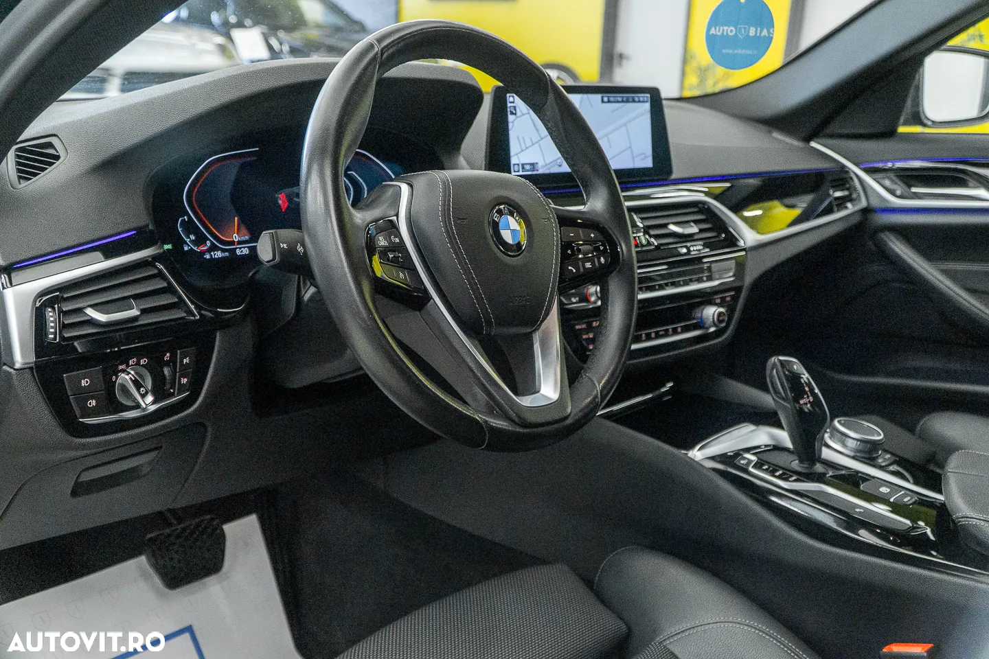 BMW Seria 5 520i Aut. Sport Line - 7