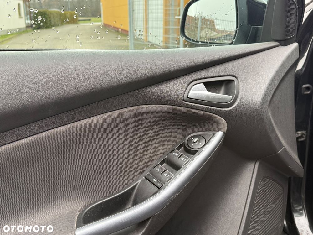 Ford Focus 1.6 Ti-VCT Sport - 13