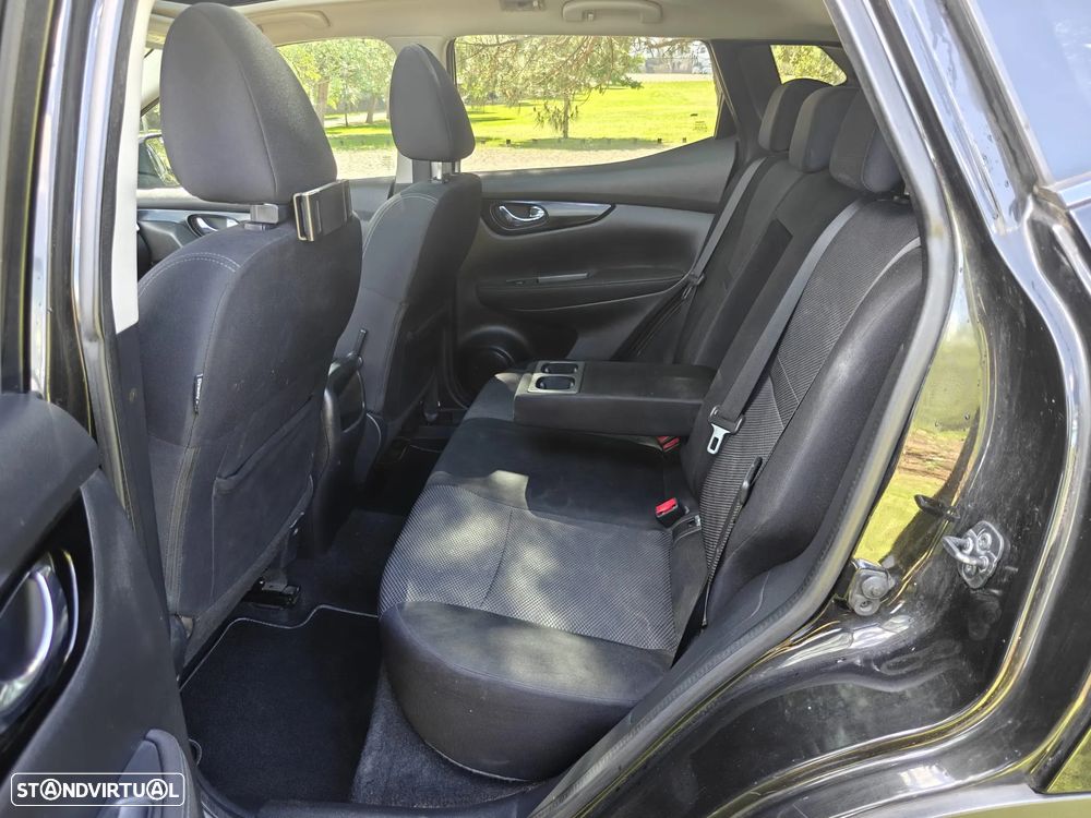 Nissan Qashqai 1.5 dCi N-Connecta 18 - 14