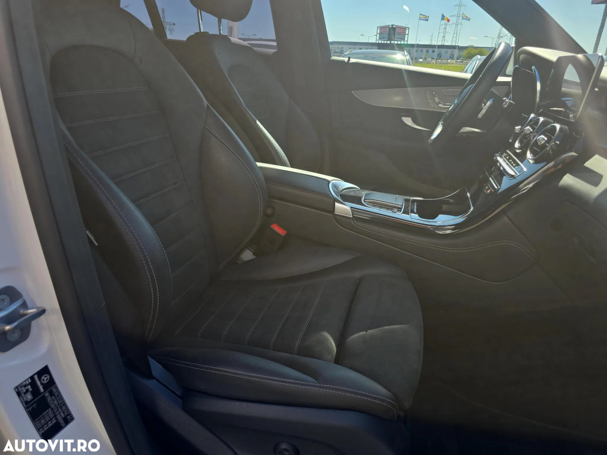 Mercedes-Benz GLC - 30
