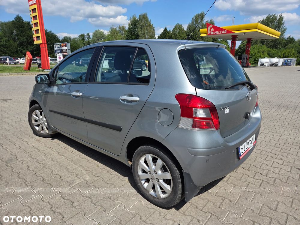 Toyota Yaris - 4
