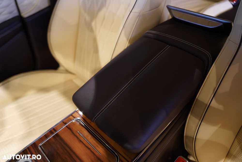 Bentley Flying Spur - 32