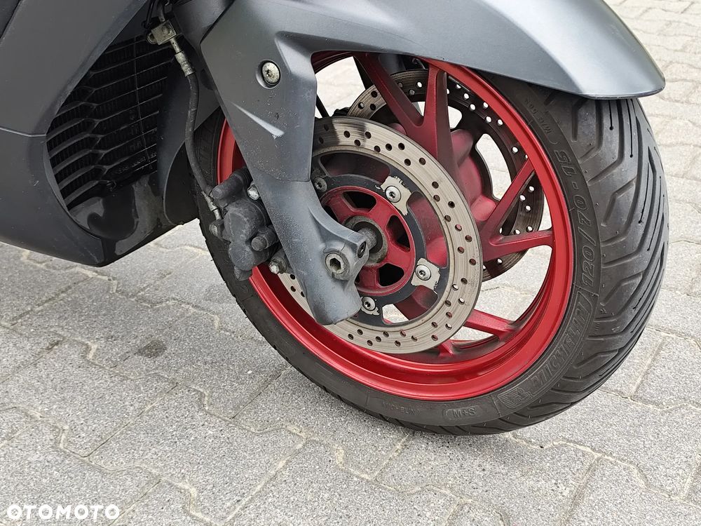 Suzuki Burgman - 10