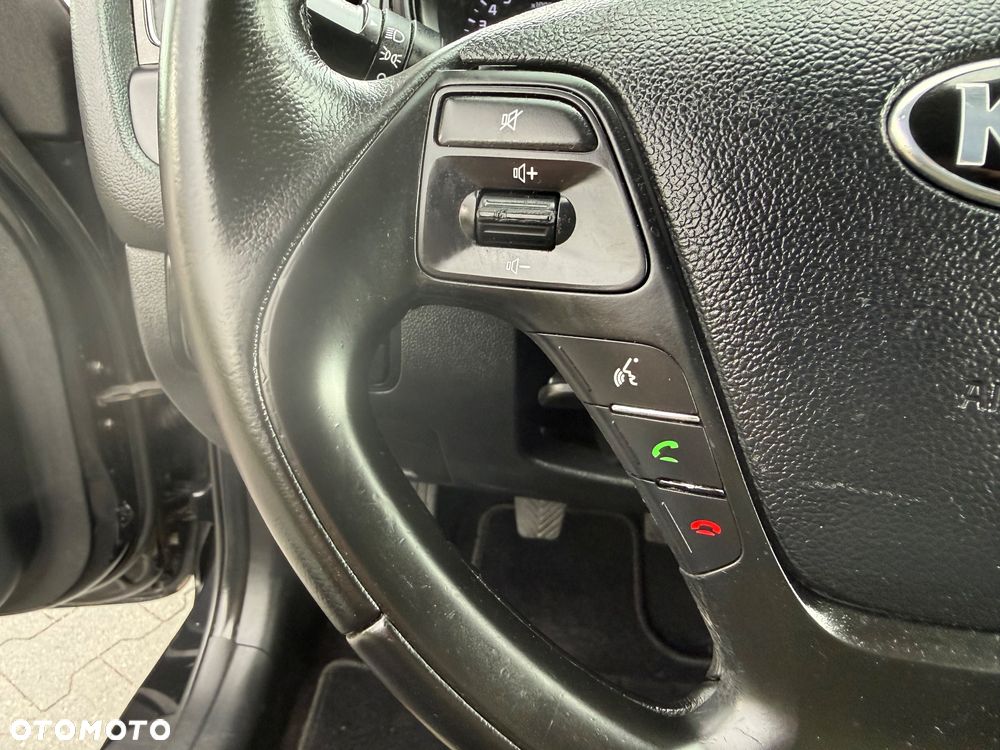 Kia Ceed 1.6 GDI Dream Team Edition - 12