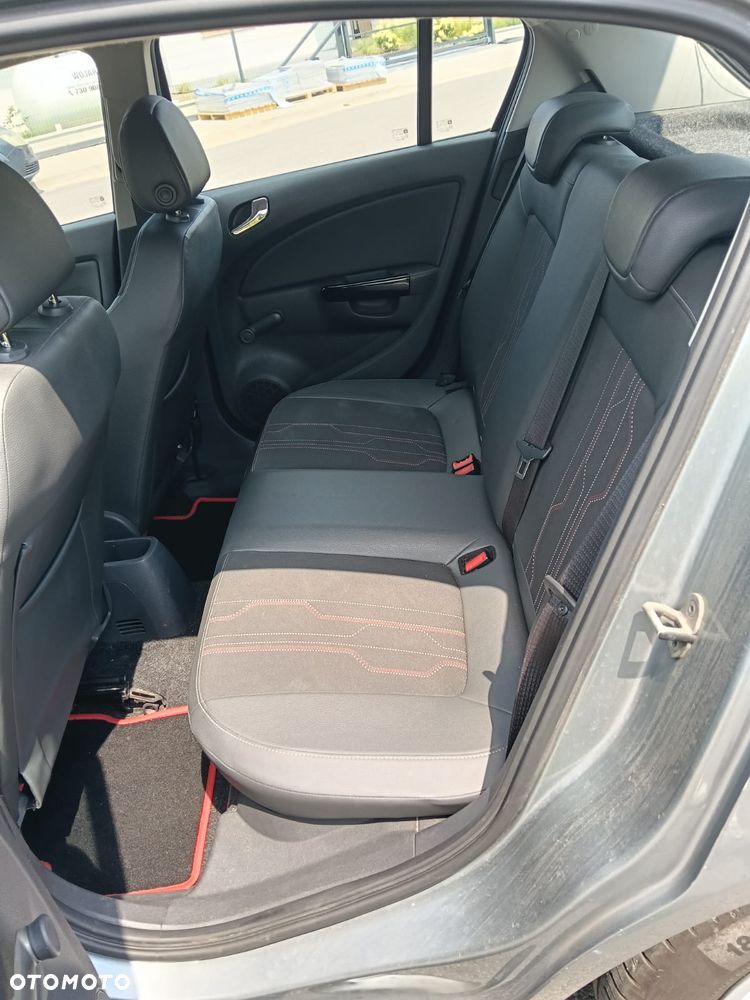 Opel Corsa 1.2 16V Cosmo - 8