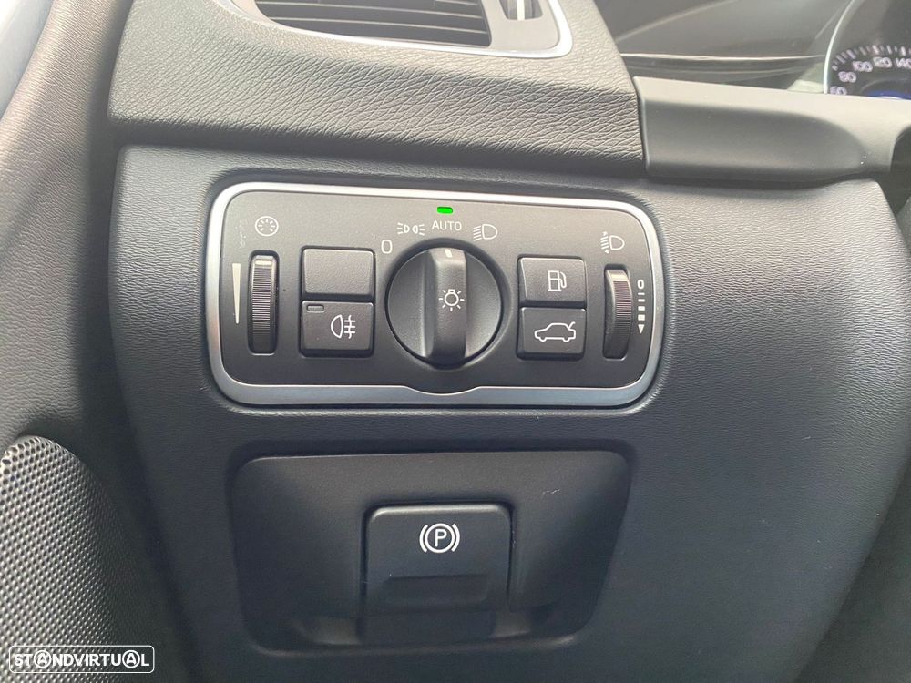 Volvo V60 Cross Country 2.0 D4 Momentum Geartronic - 9