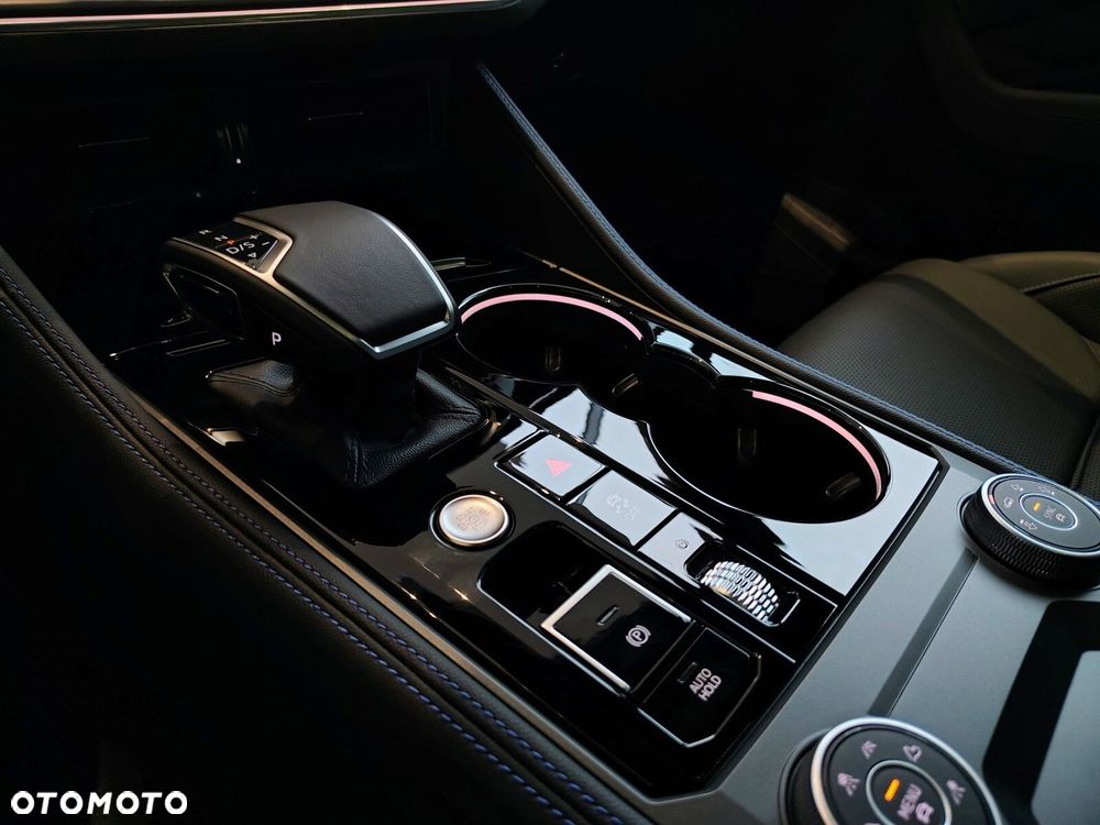 Volkswagen Touareg - 21