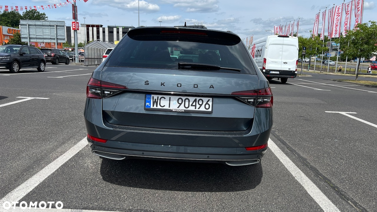 Skoda Superb Combi 2.0 TDI DSG SportLine - 4