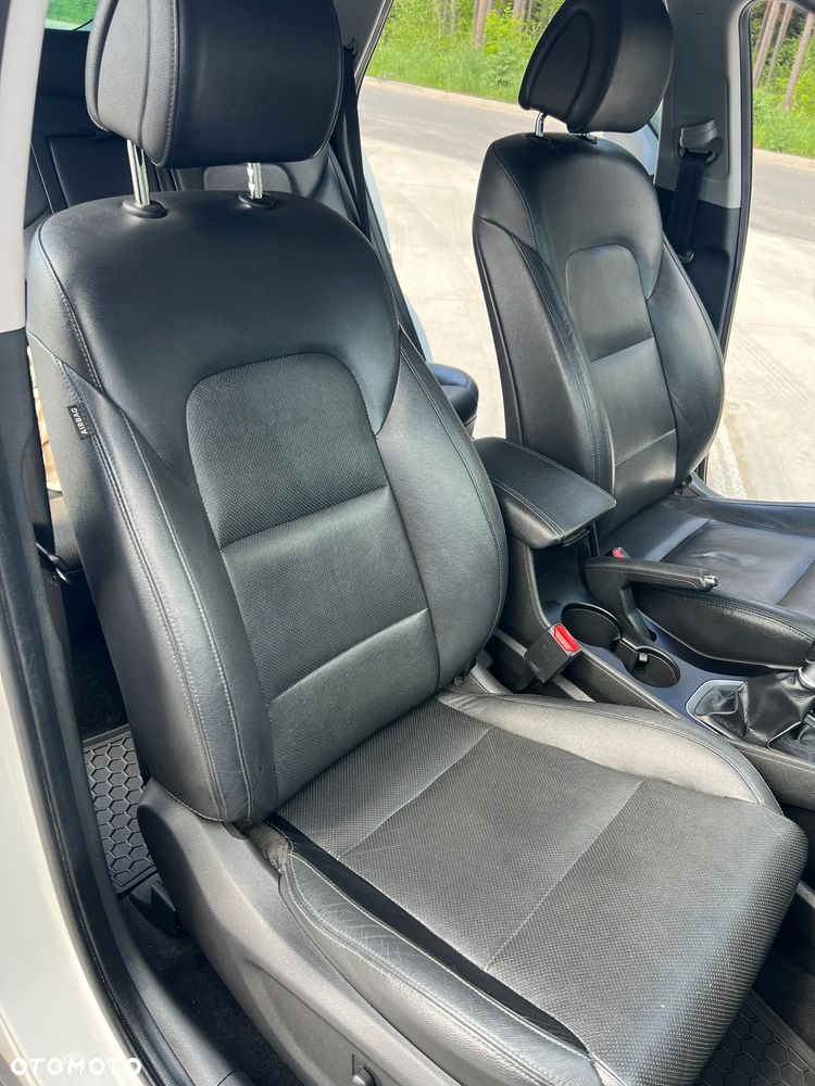 Hyundai Tucson 1.7 CRDI BlueDrive Style 2WD - 9