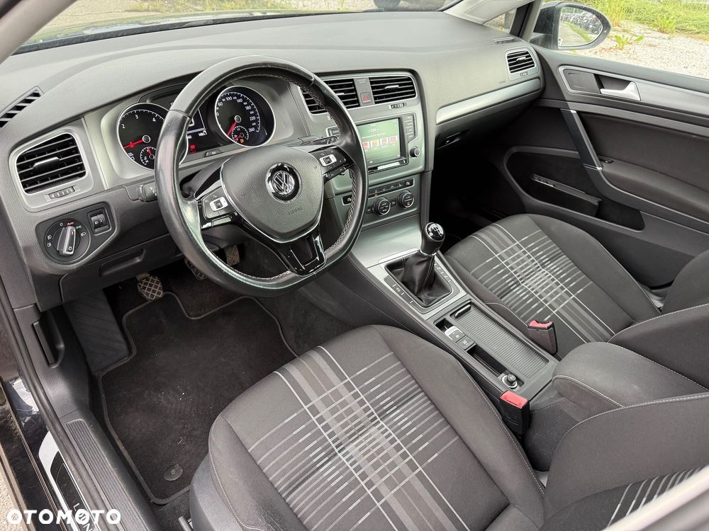 Volkswagen Golf 1.6 TDI BlueMotion Technology Lounge - 19