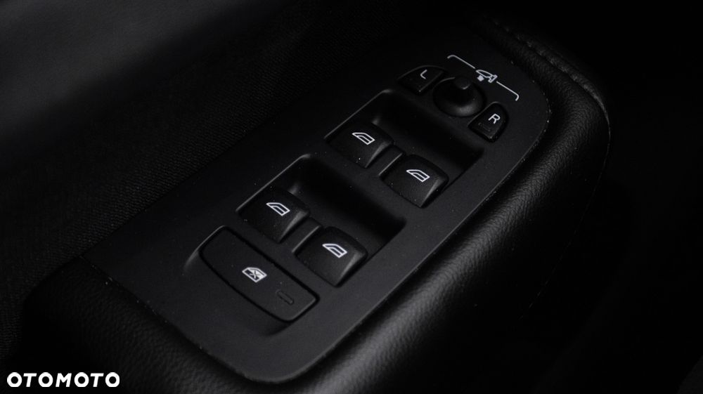 Volvo XC 60 T4 Momentum - 31