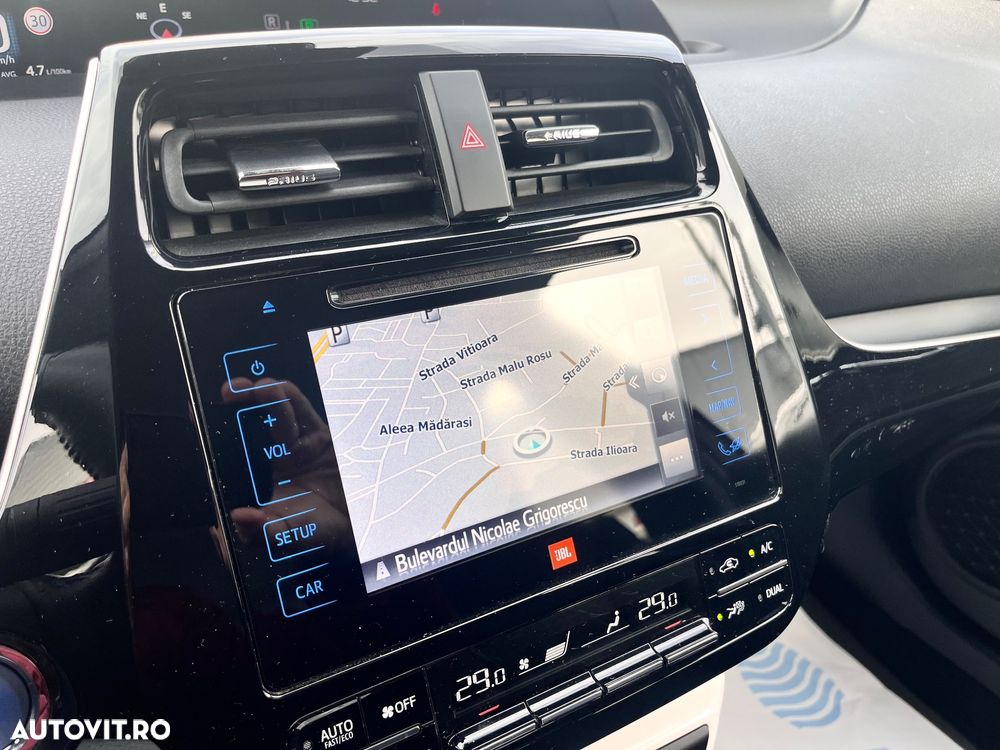 Toyota Prius (Hybrid) Sol - 25