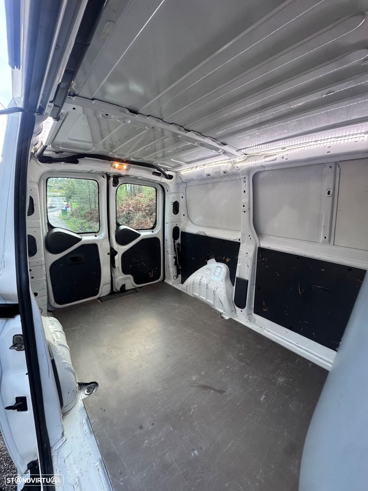 Peugeot EXPERT 2.0 HDI NAVI - 16