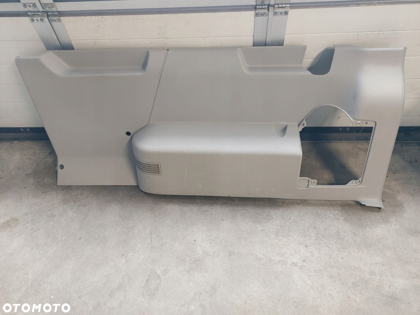 TAPICERKA BOCZEK PRAWY TYŁ VW T5 T6 TRANSPORTER LONG - 2