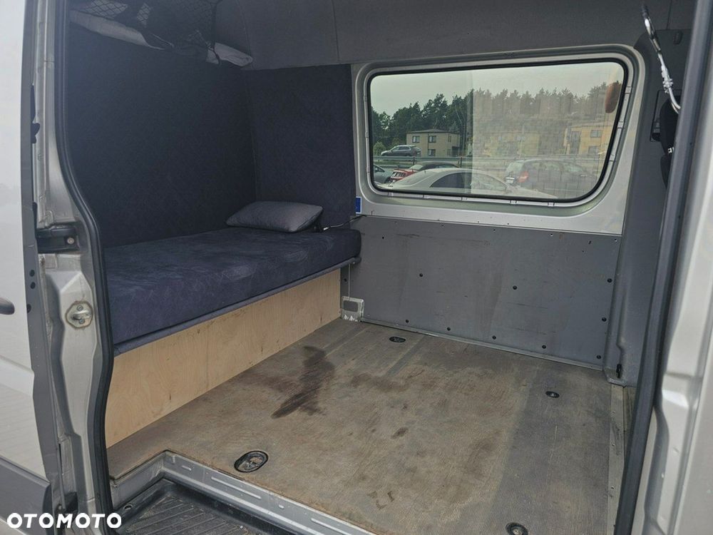 Mercedes-Benz Sprinter - 11
