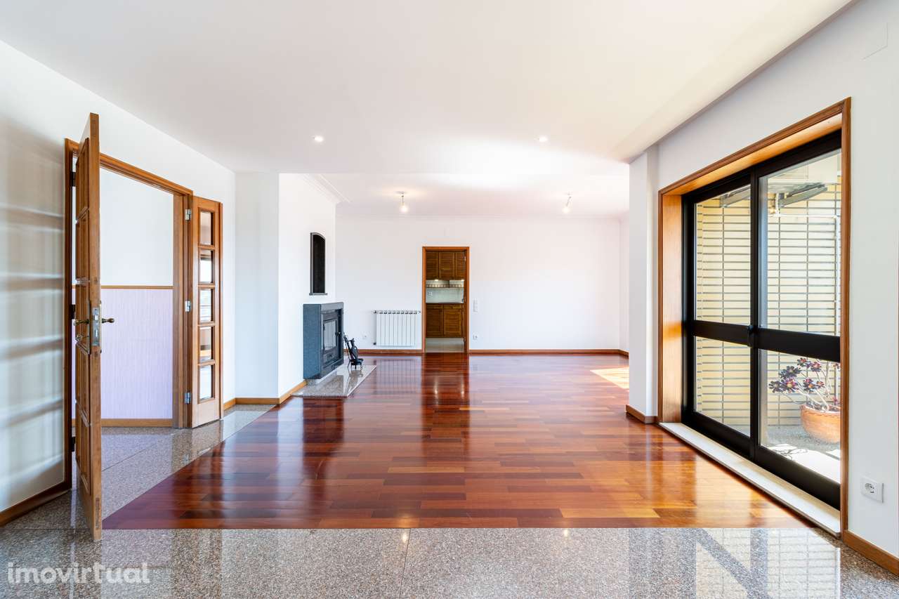 T3 Piso Inteiro na AVª Renato Araújo Exclusividade e Vistas Únicas - Grande imagem: 2/41