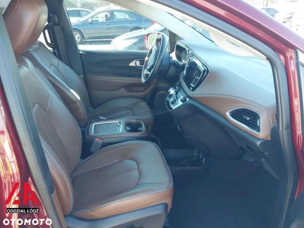 Chrysler Pacifica - 9