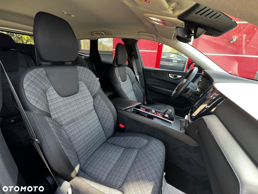 Volvo XC 60 B4 D Core - 28