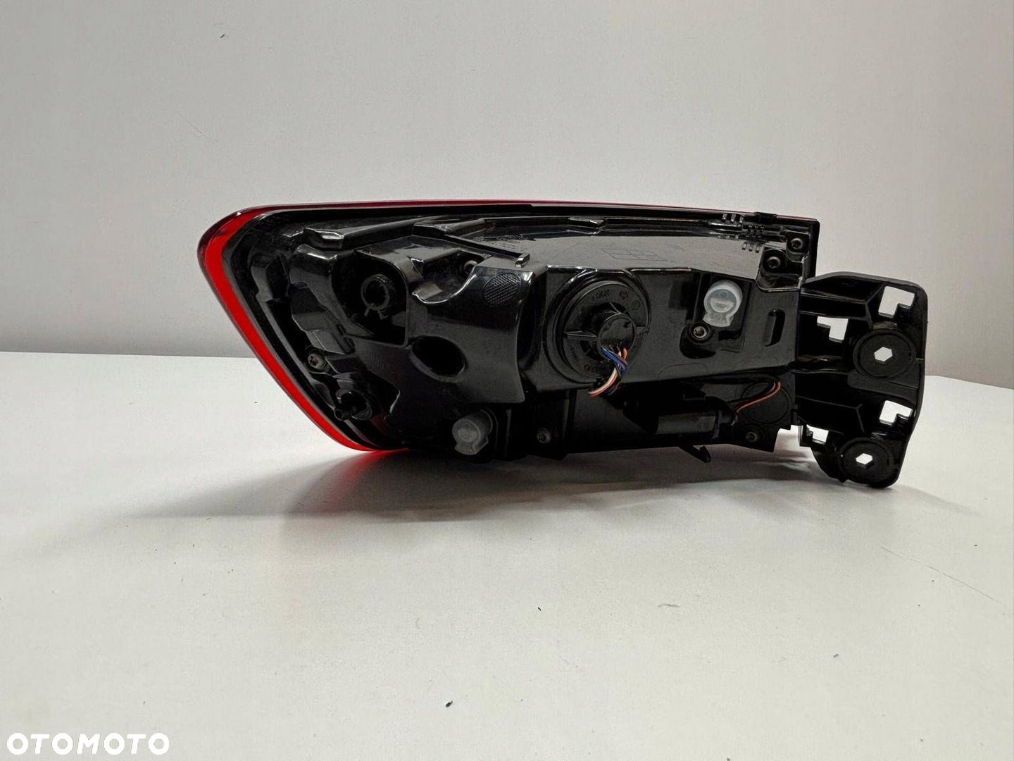 Audi A4 B9 Sedan 8W5 Lampa Prawa Tył Tylna 8W5945092C - 3