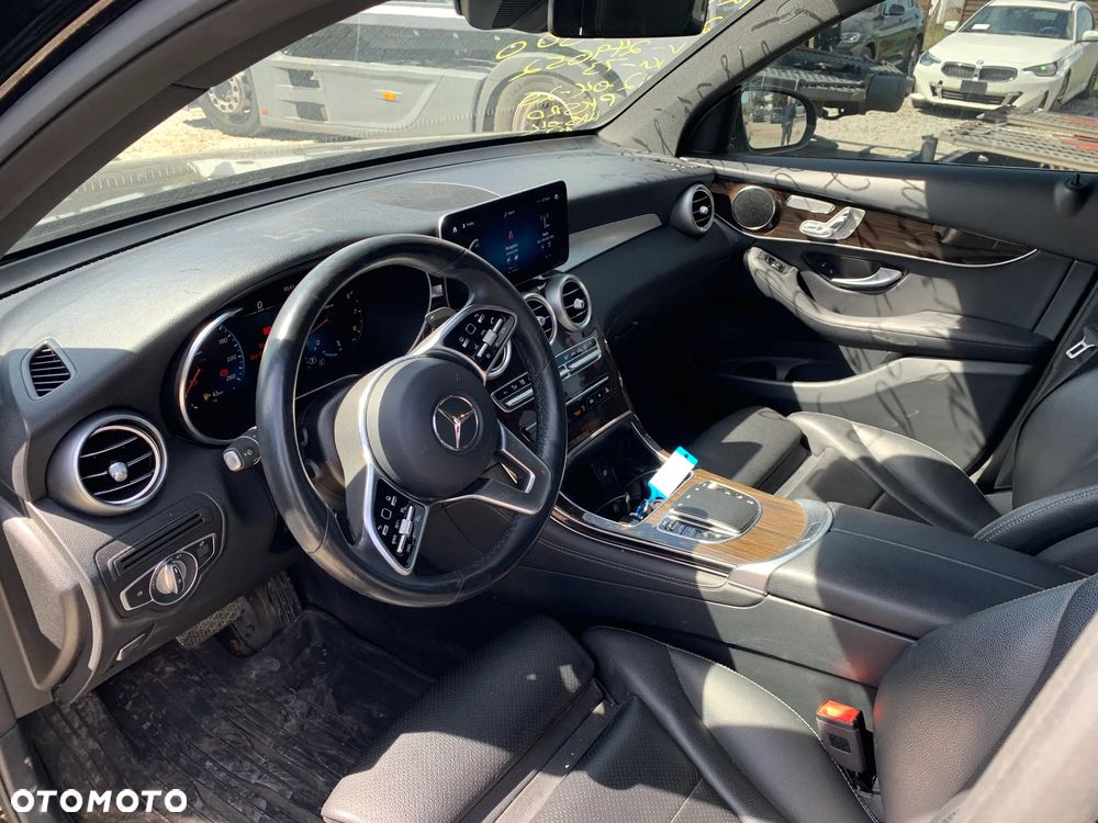 Mercedes-Benz GLC 300 4Matic 9G-TRONIC - 15