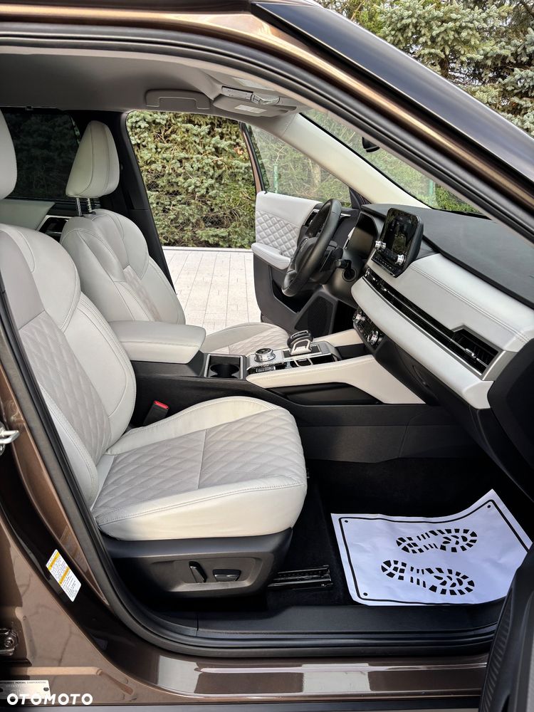 Mitsubishi Outlander - 25