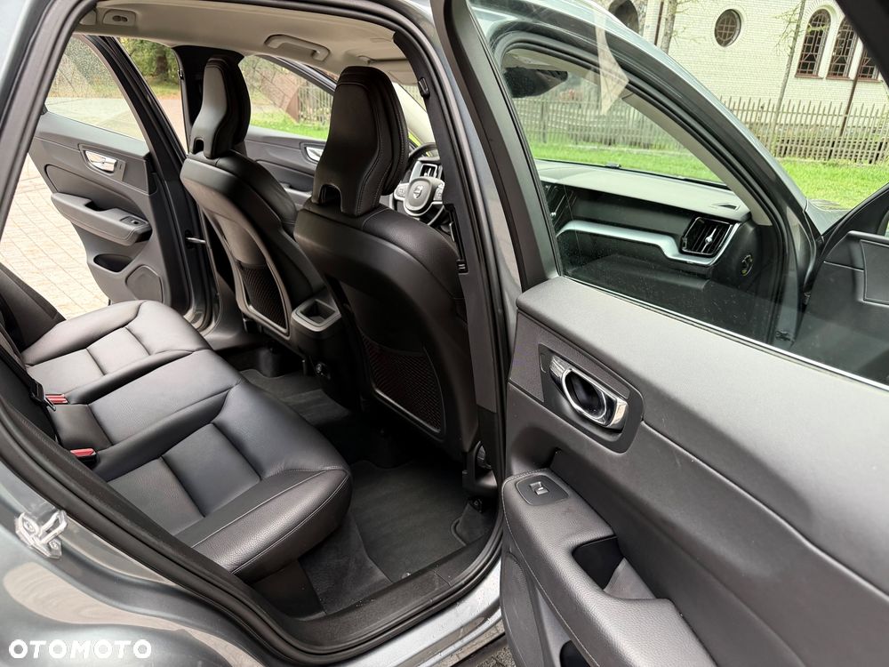 Volvo XC 60 D4 Momentum - 30