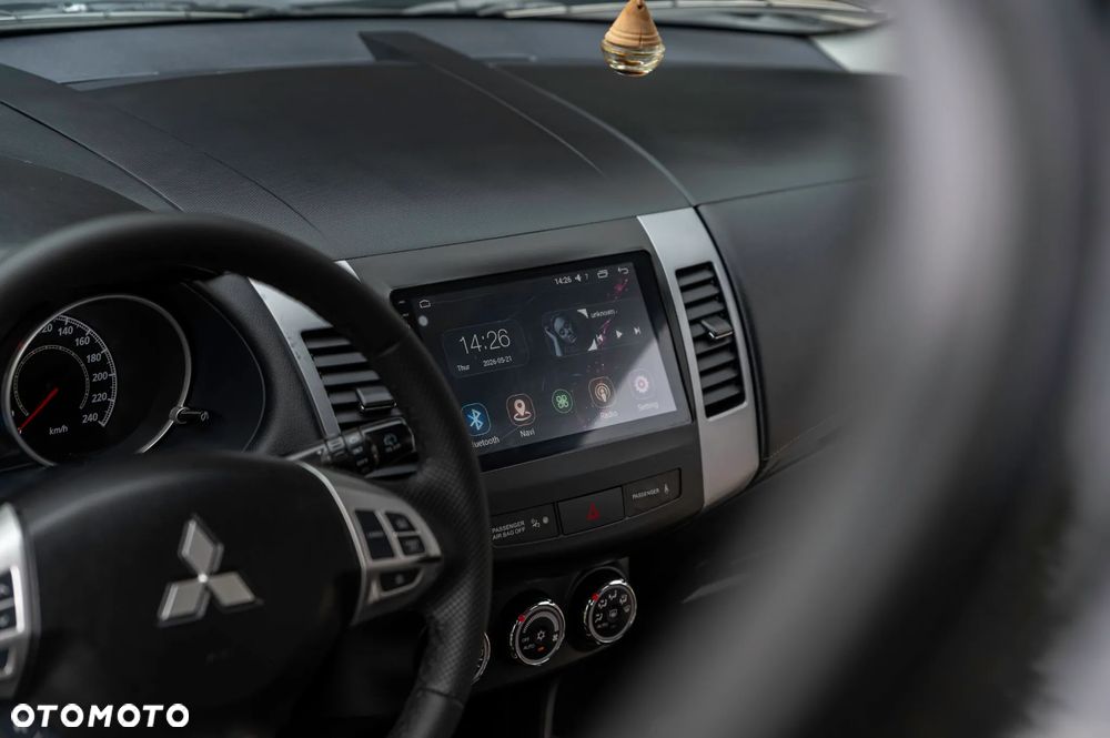 Mitsubishi Outlander - 33