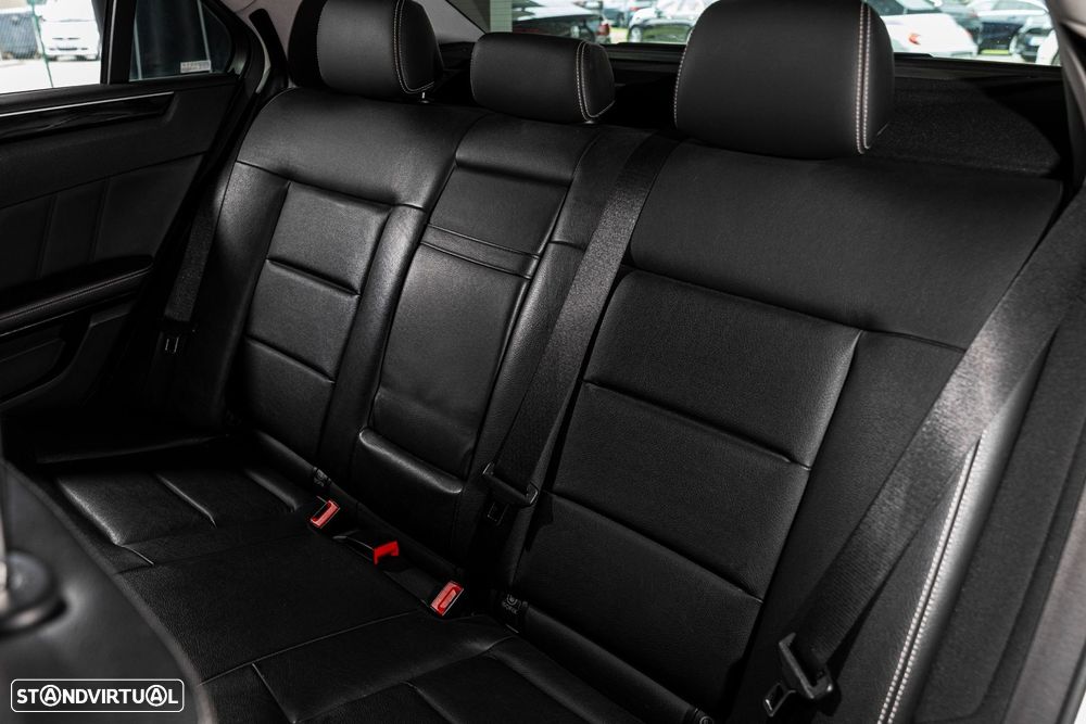 Mercedes-Benz E 250 CDI Avantgarde BE Auto. - 22