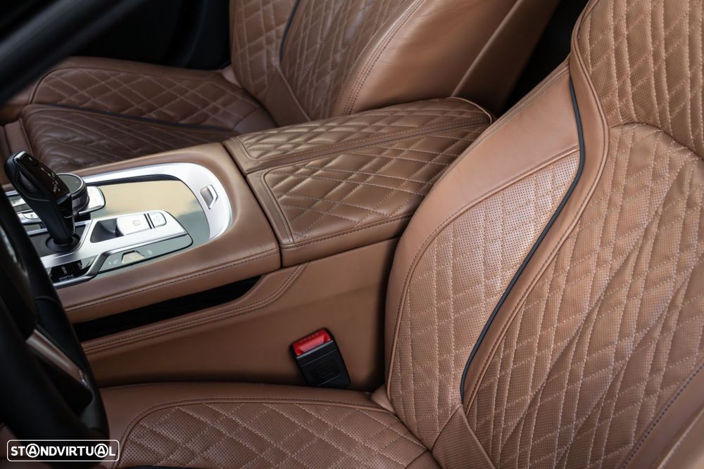 BMW 740 d xDrive Pack M Auto - 31