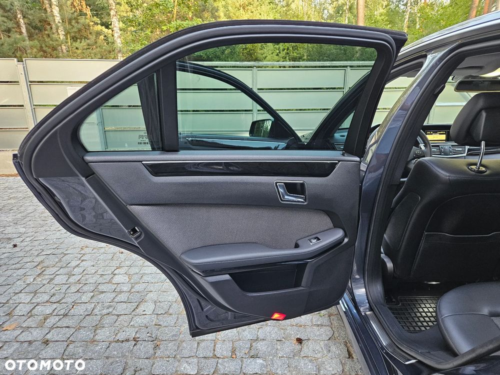 Mercedes-Benz Klasa E 200 CGI BlueEff Avantgarde - 19