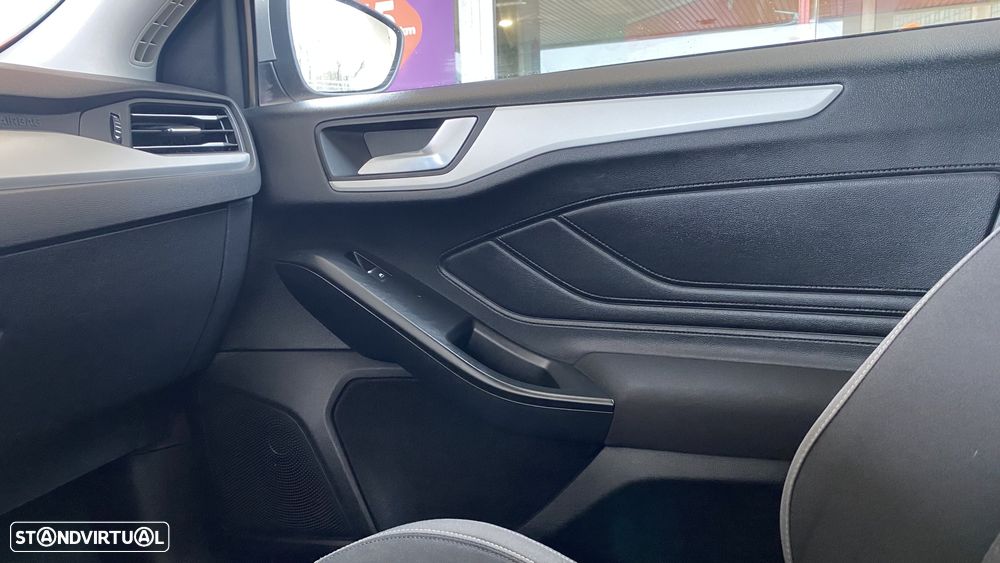 Ford Focus SW 1.5 TDCi EcoBlue Business - 11