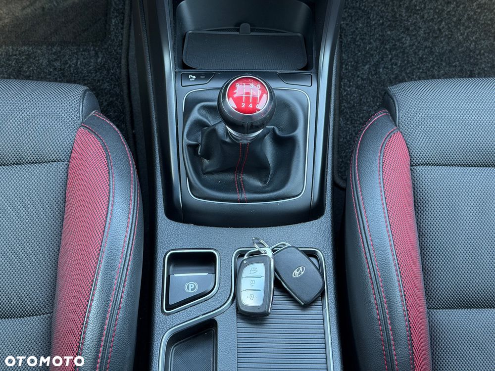 Hyundai i30 1.6 GDI Turbo Luxury - 22