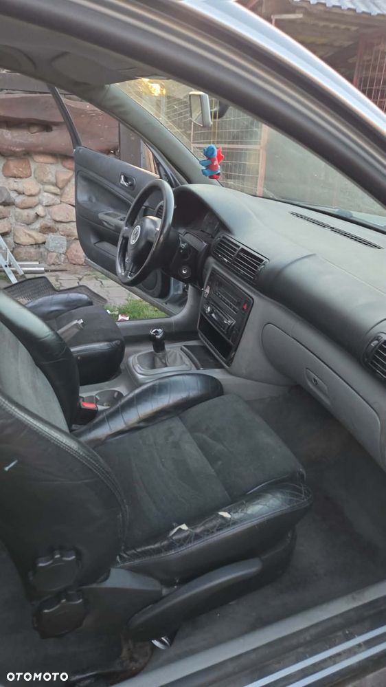 Volkswagen Passat - 2