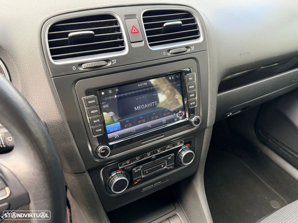 VW Golf 2.0 TDi Confortline - 7