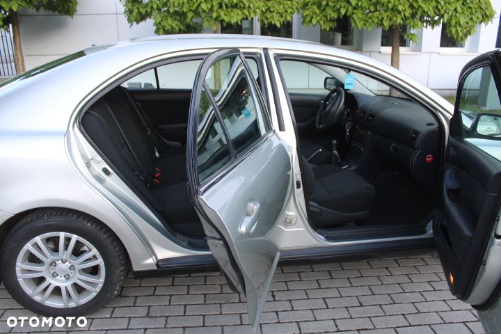 Toyota Avensis 1.8 VVT-i Luna - 26