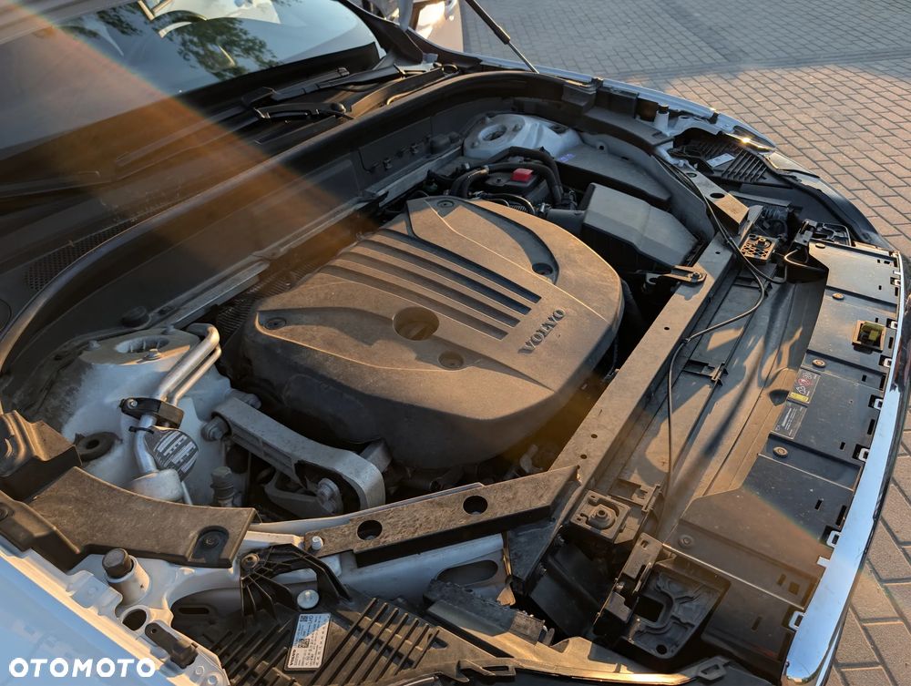 Volvo XC 60 B4 B Momentum - 10