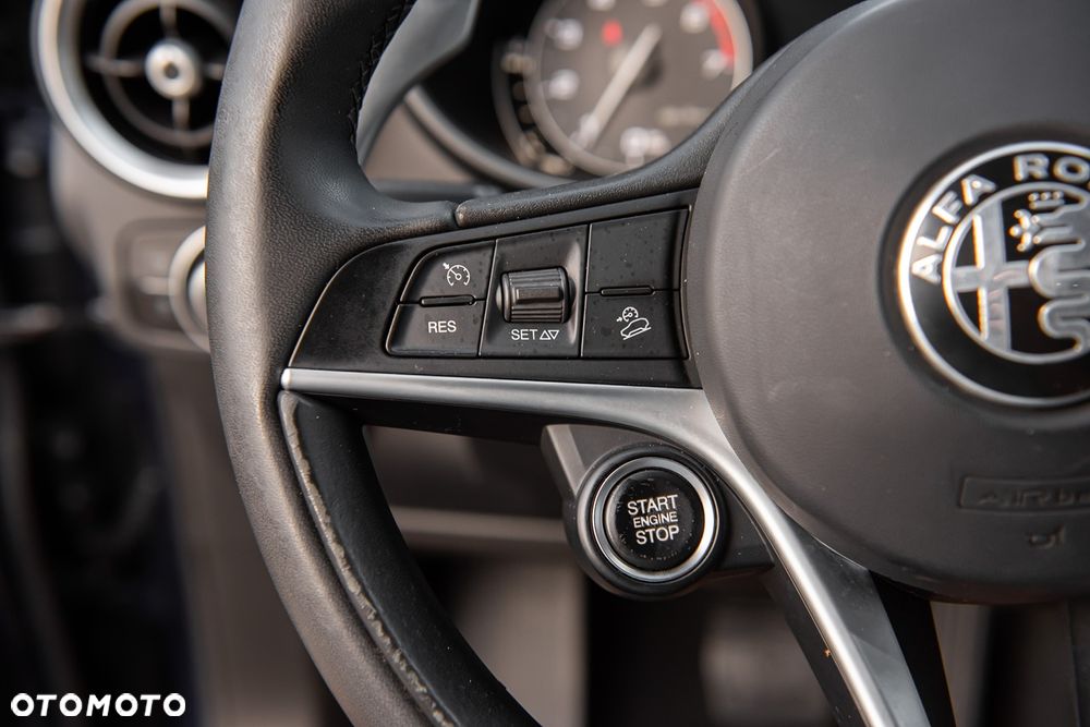 Alfa Romeo Stelvio 2.0 Turbo 16V AT8-Q4 Executive - 26