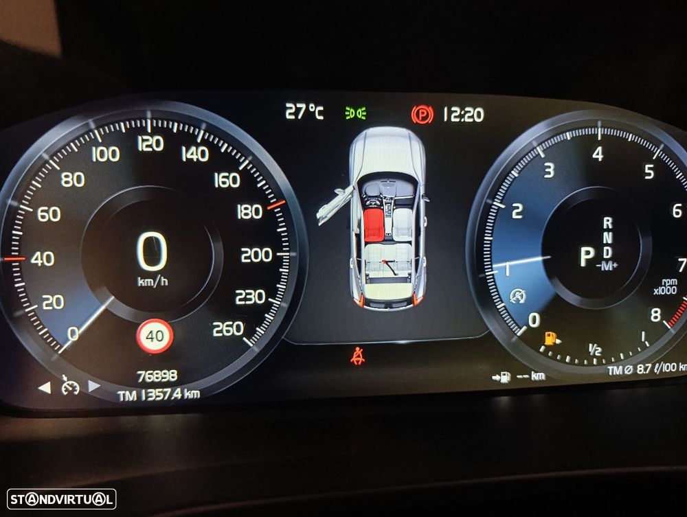 Volvo XC 40 1.5 T2 Momentum Geartronic - 24