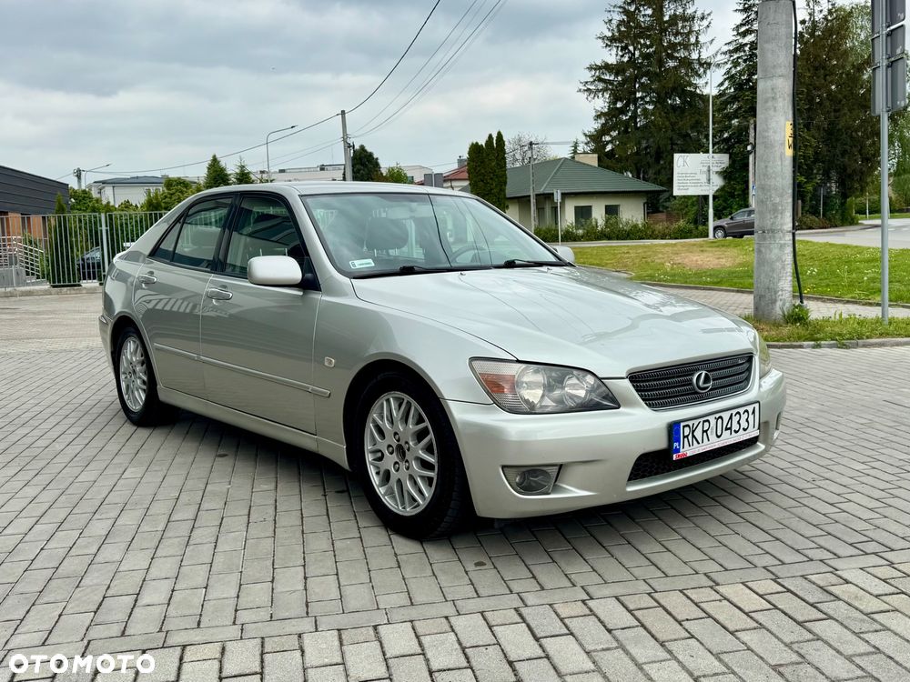 Lexus IS 200 - 2