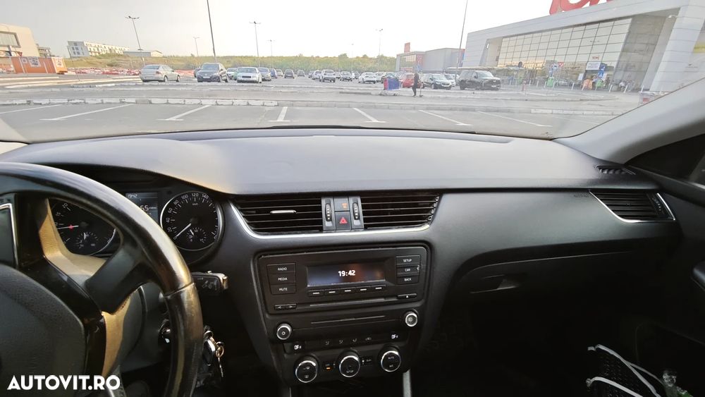 Skoda Octavia 1.6 TDI AMBITION - 13