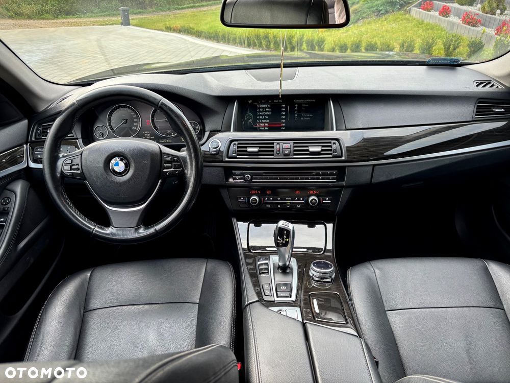 BMW Seria 5 525d xDrive Luxury Line - 3