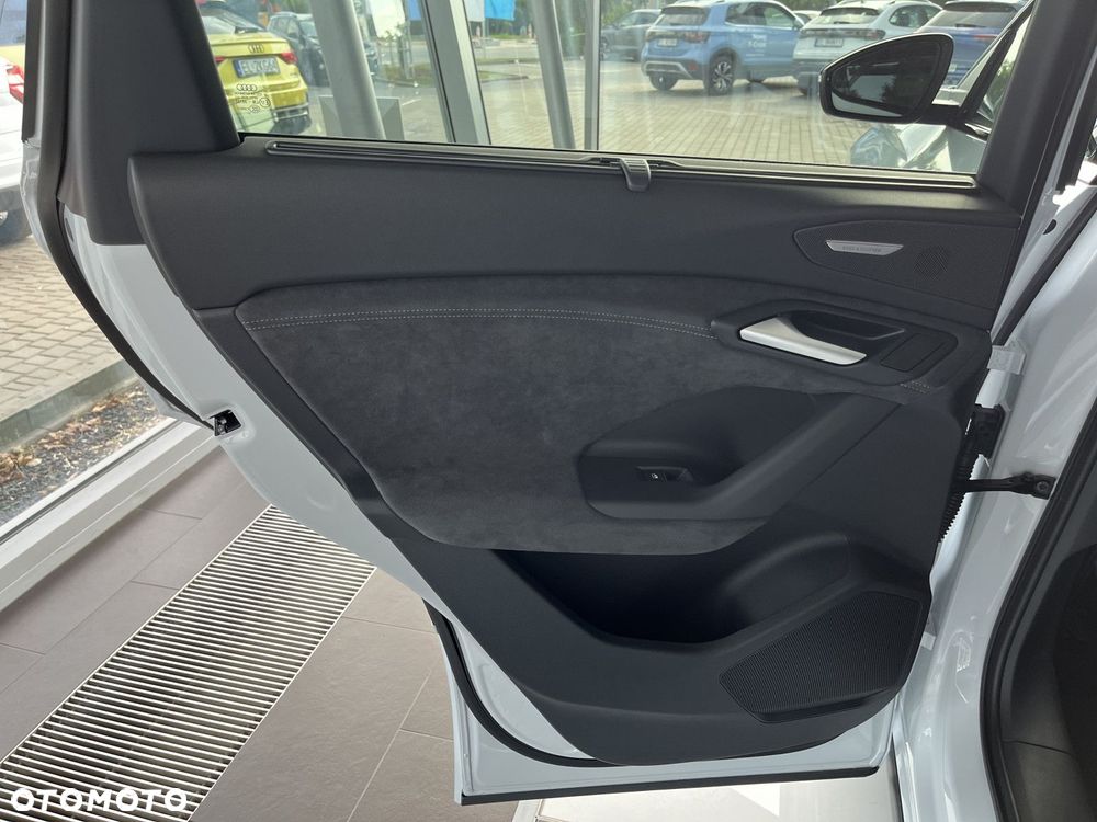 Audi Q6 e-tron - 16