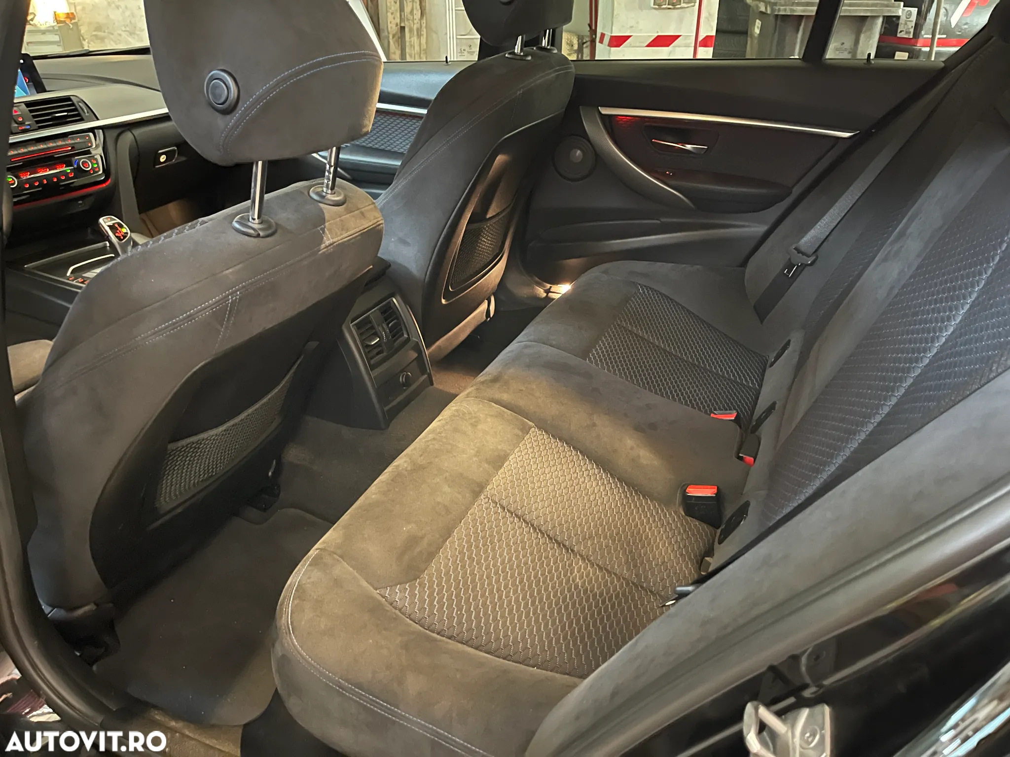 BMW Seria 3 330e iPerformance M Sport - 11
